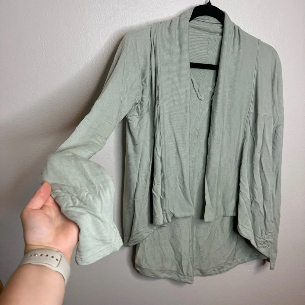 Athleta nirvana wrap long sleeve in opal green